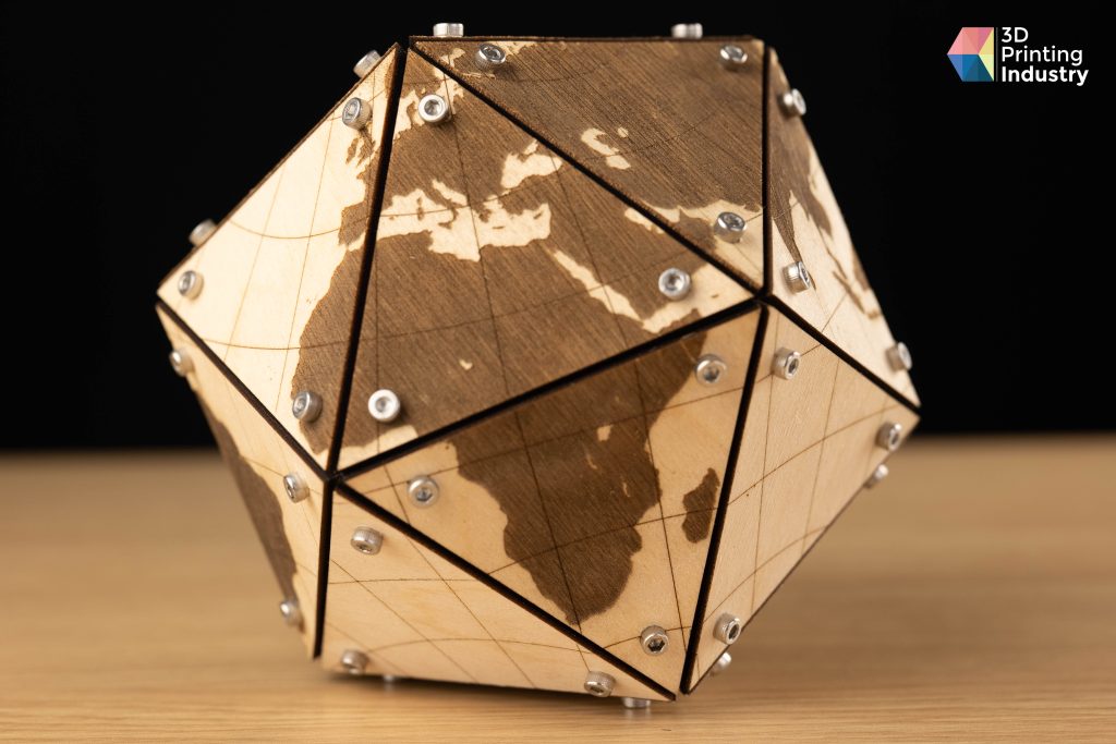 Creality CR-10猎鹰雕刻机。Dymaxion胶合板地图。图片来自3D打印行江南平台版业。江南平台版